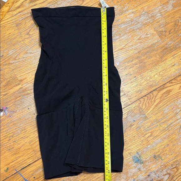 SPANXsculpt™ Seamless Power High-Waisted Mid-Thigh Short Very Black size XL - Picture 14 of 15